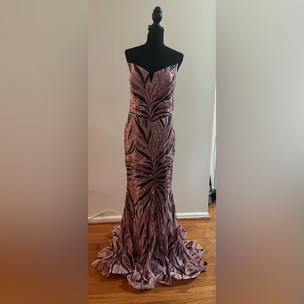 Elegant Rose Gold Sequin Evening Dress